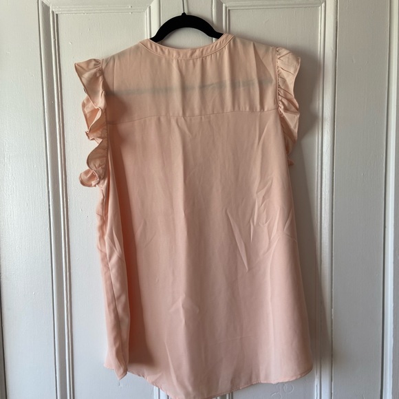 🌟 3 FOR $10 🌟 Zenana cap/flutter sleeve tunic top - Picture 2 of 6